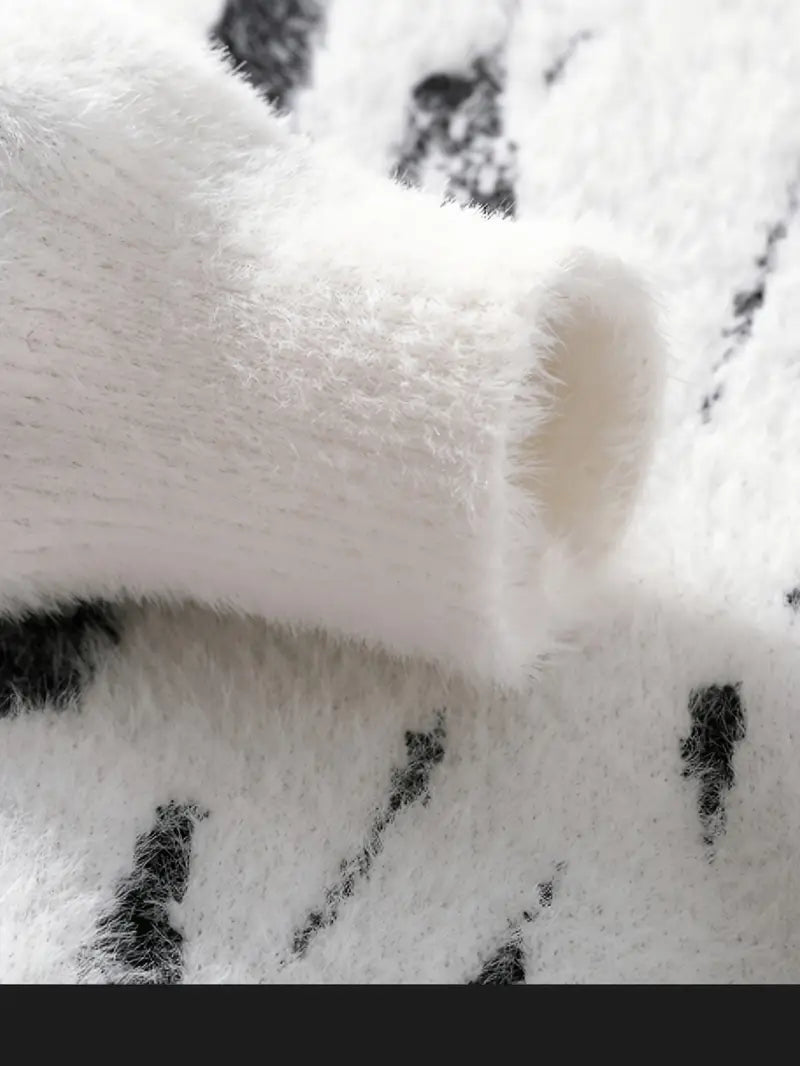 Abstract Black & White Knitted Sweater